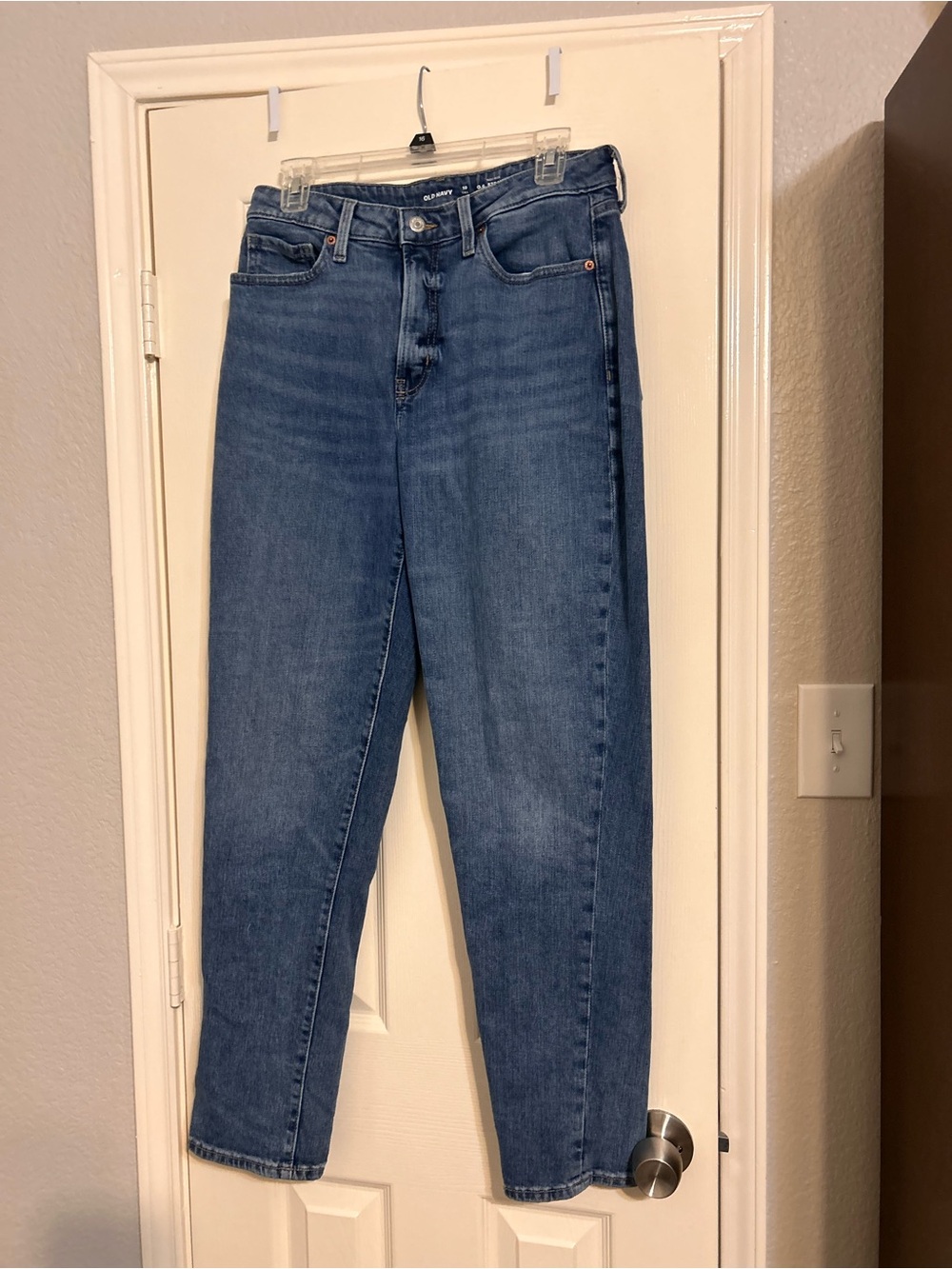 Old Navy Medium Wash Straight Leg Women's Jeans